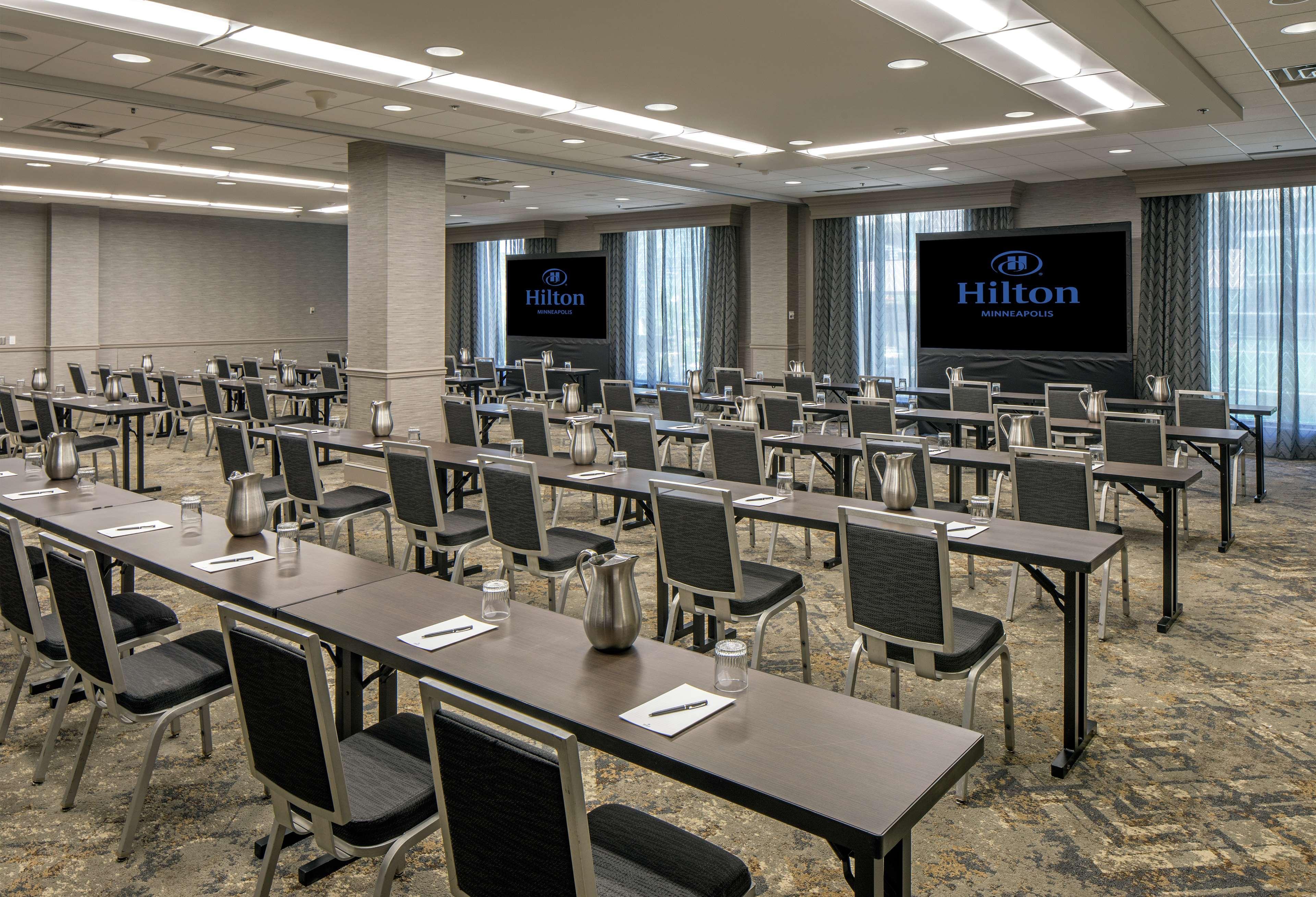 Hilton Minneapolis Ngoại thất bức ảnh