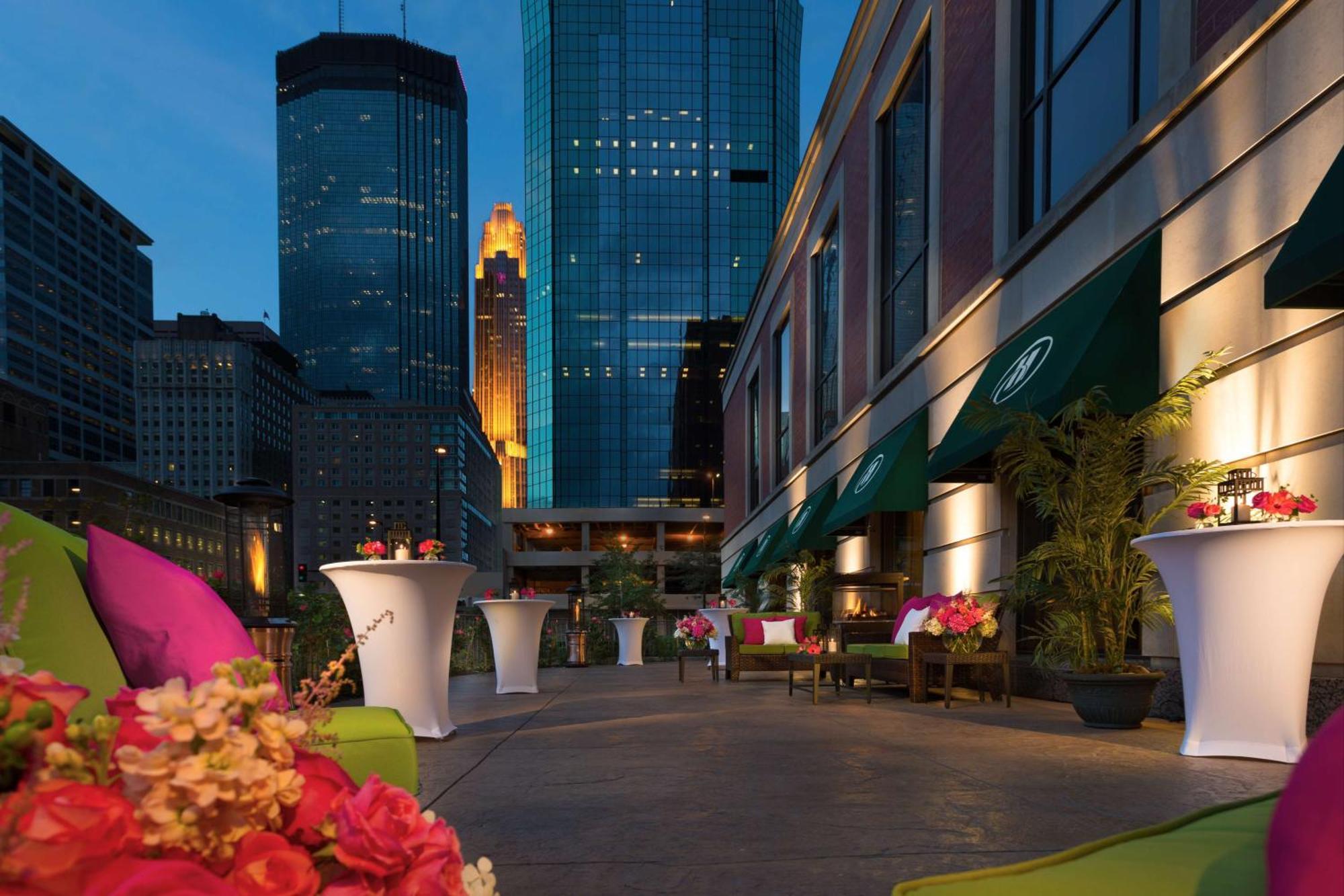 Hilton Minneapolis Ngoại thất bức ảnh